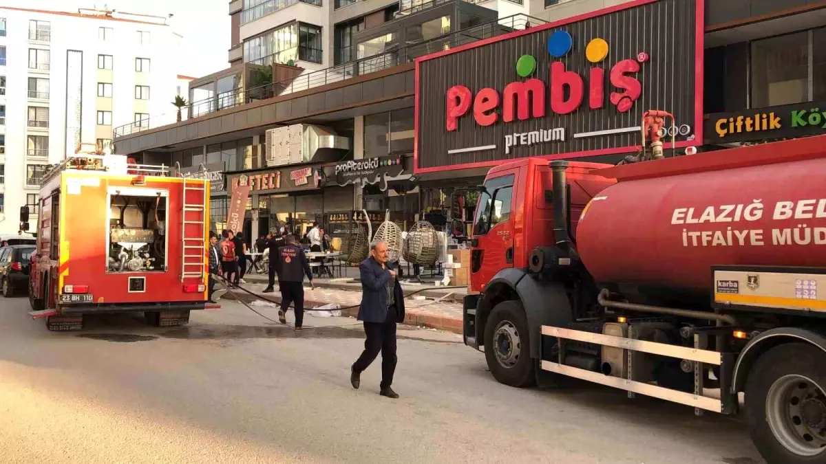 Elazığ\'da İş Yerinde Yangın Paniği