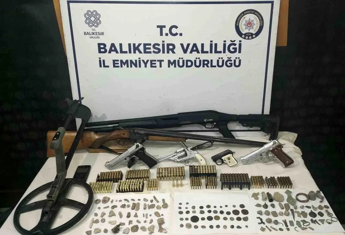 Erdek\'te Kaçak Silah ve Tarihi Eser Operasyonu