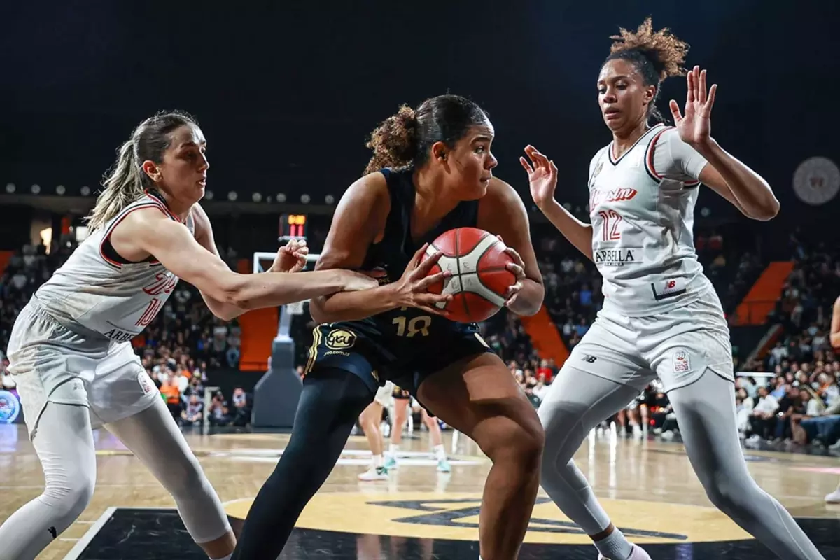 Fenerbahçe Opet, Kadınlar Basketbol Süper Ligi\'nde şampiyon oldu