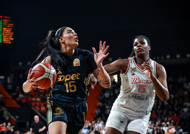 Fenerbahçe Opet, Kadınlar Basketbol Süper Ligi'nde şampiyon oldu