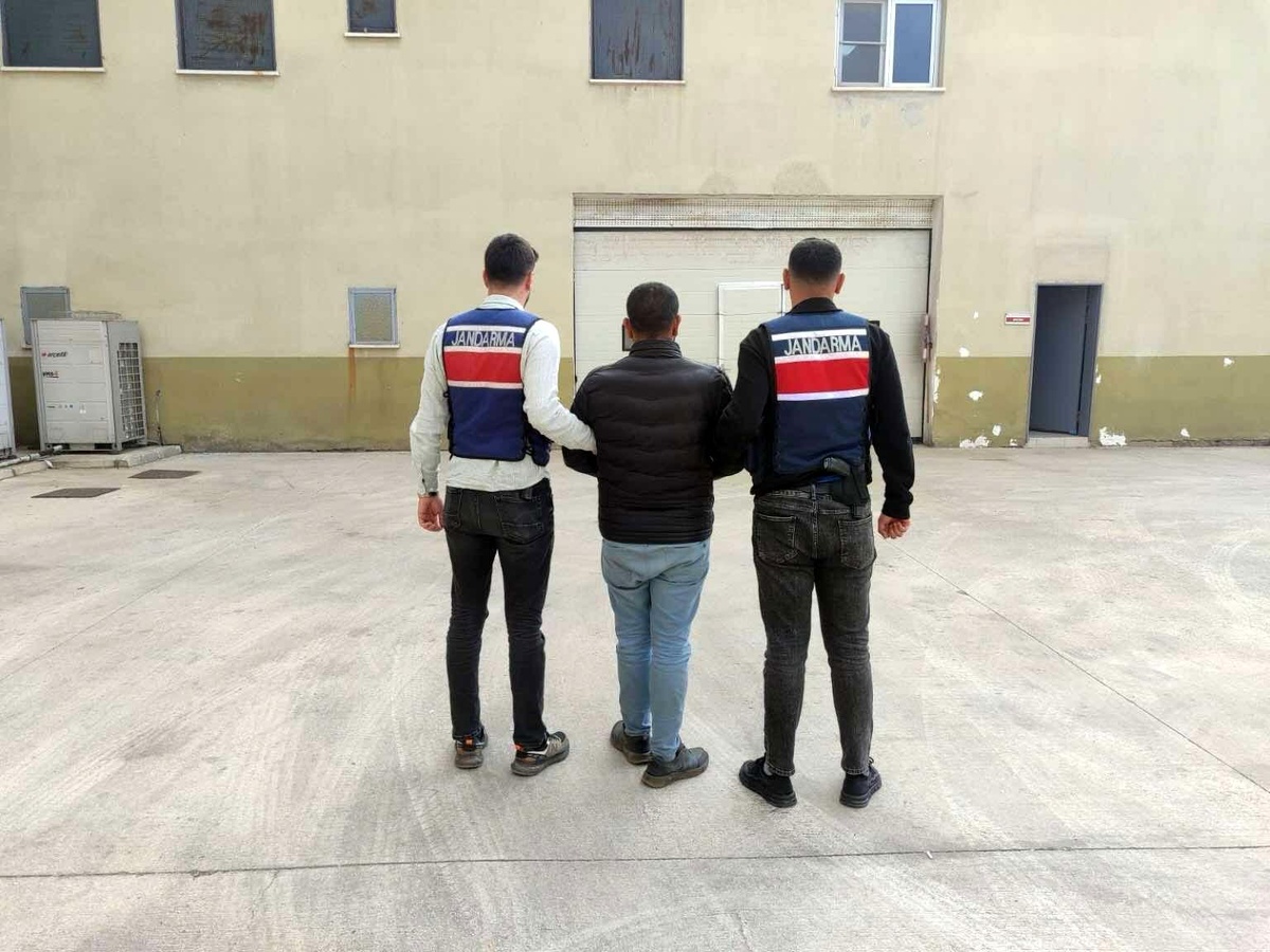 Hırsızlık Sanığı Gaziantep\'te Yakalandı