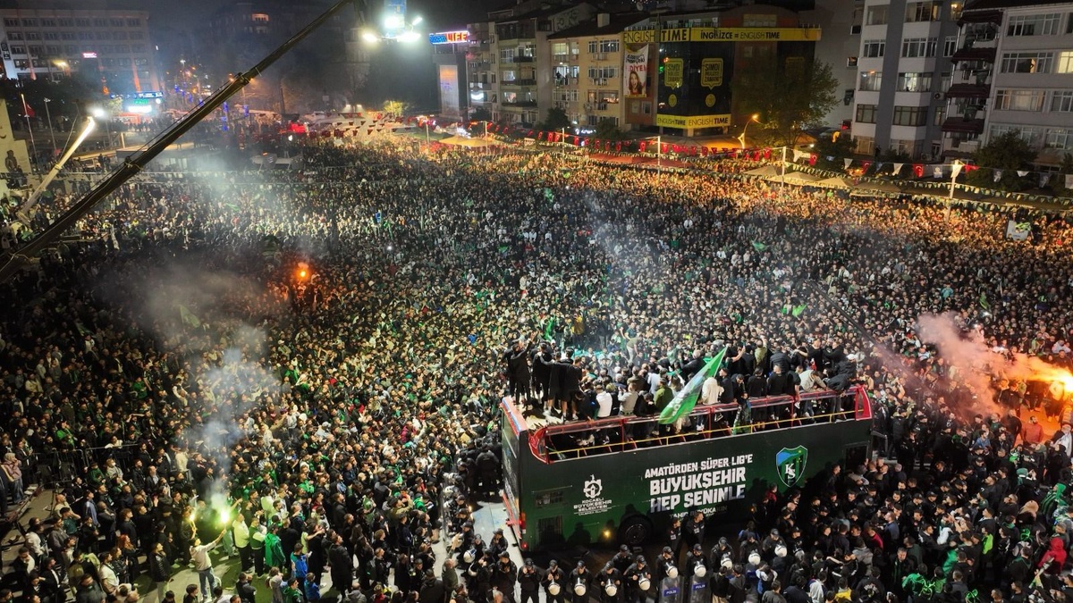 Kocaelispor Süper Lig\'e Yükseldi