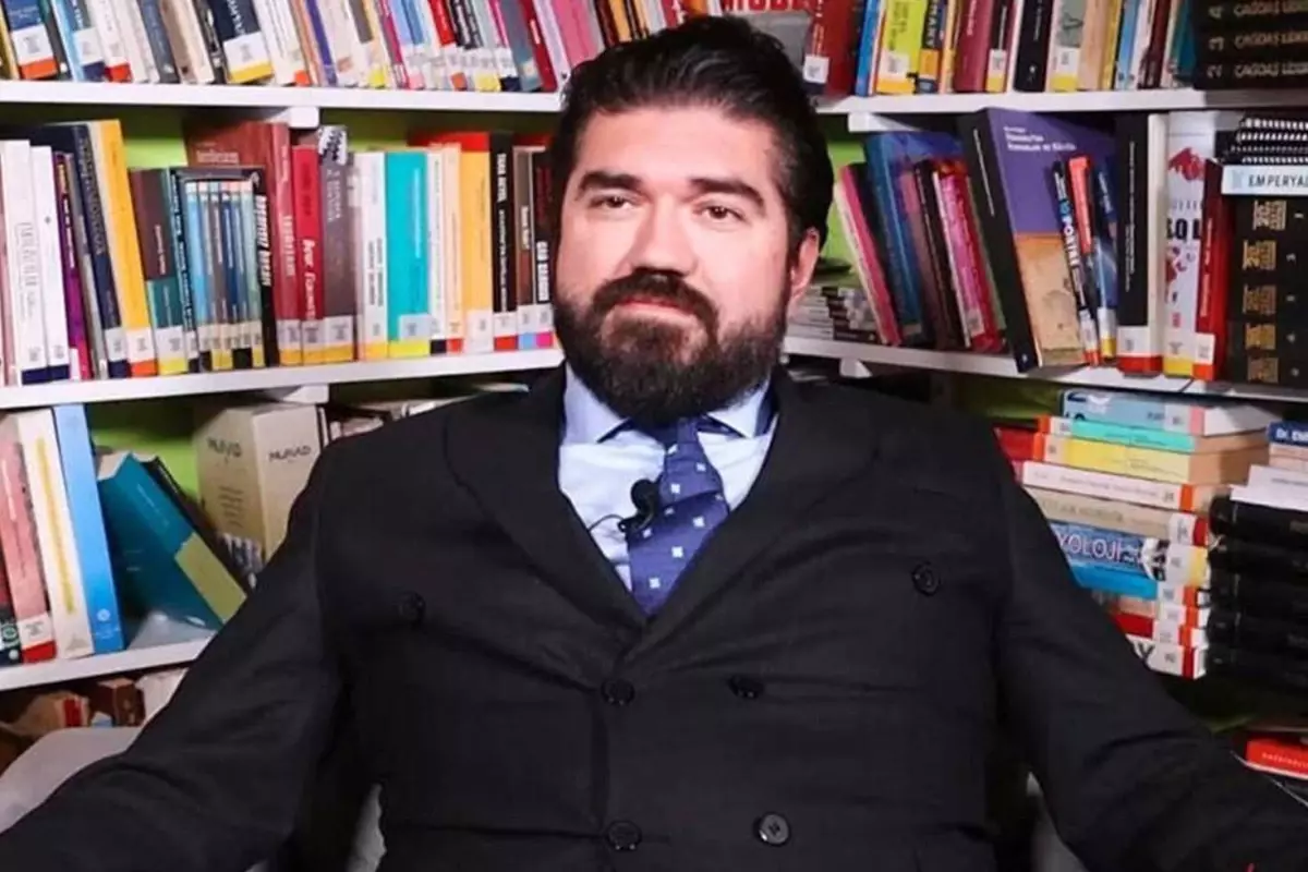 Rasim Ozan Kütahyalı, Beyaz Futbol\'a ara verdi