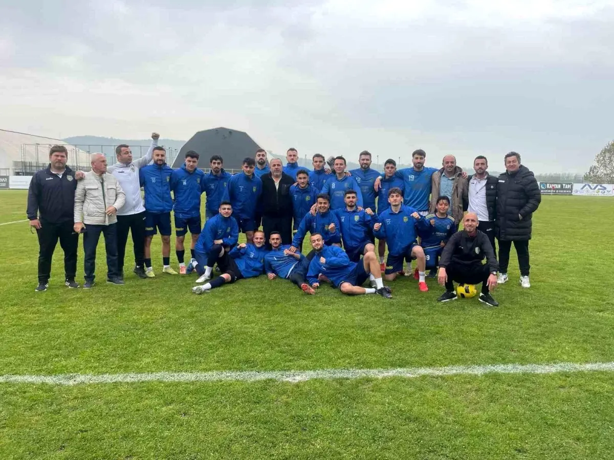 Çaycumaspor\'da Mutluluk: Evlilik Teklifi ve Şampiyonluk