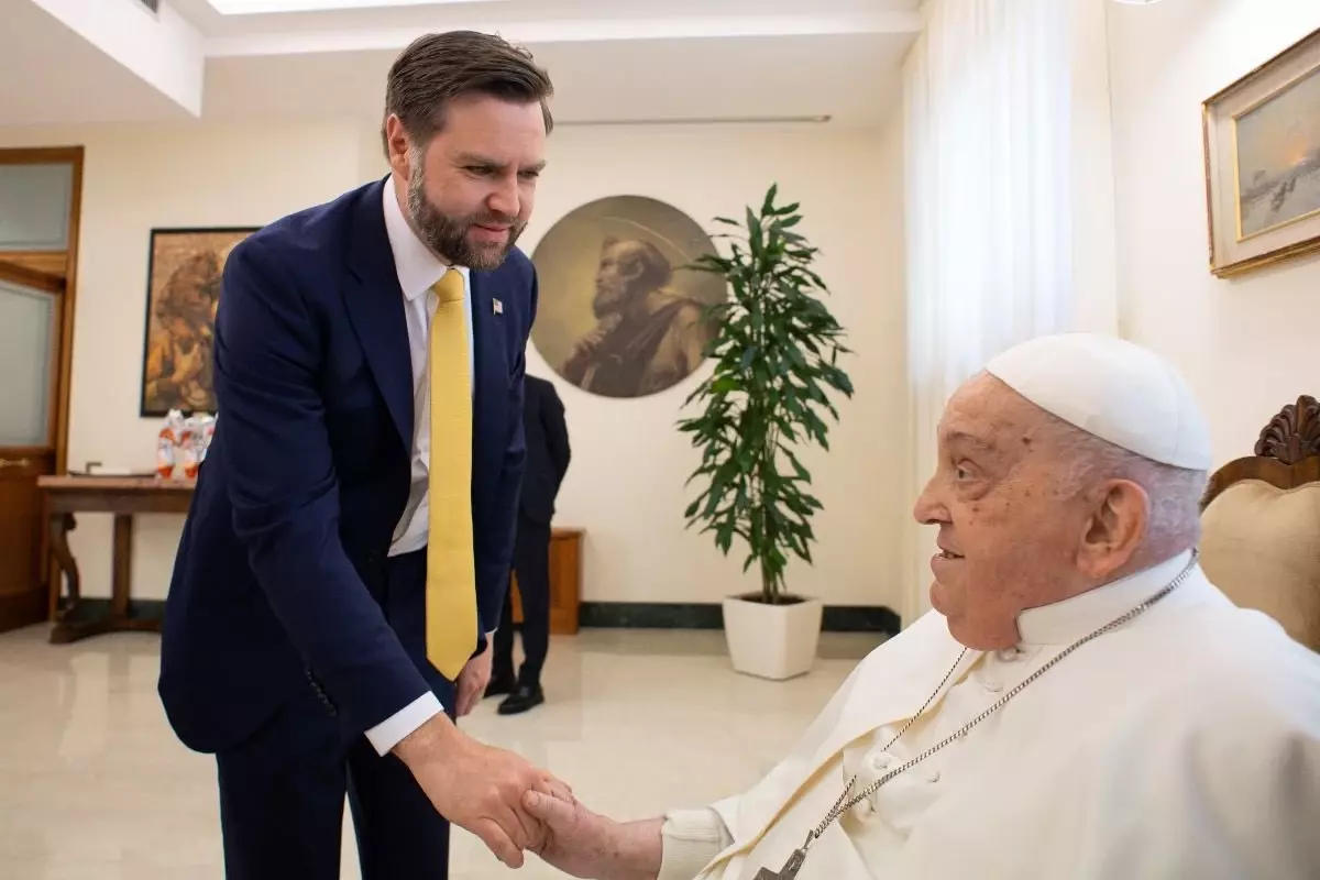 Vance, Papa ile Görüşmekten Memnuniyet Duydu