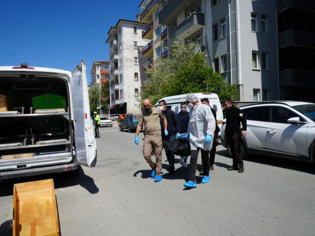 Apartmanı saran kokunun ardından vahşet çıktı