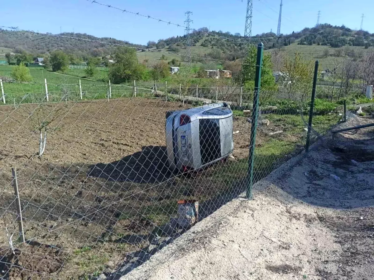 Bilecik\'te Trafik Kazası: Sürücü Yaralandı