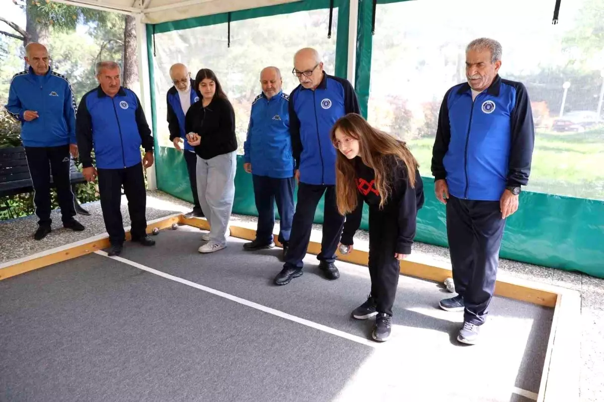 Bursa\'da 23 Nisan Kuşaklararası Bocce Etkinliği