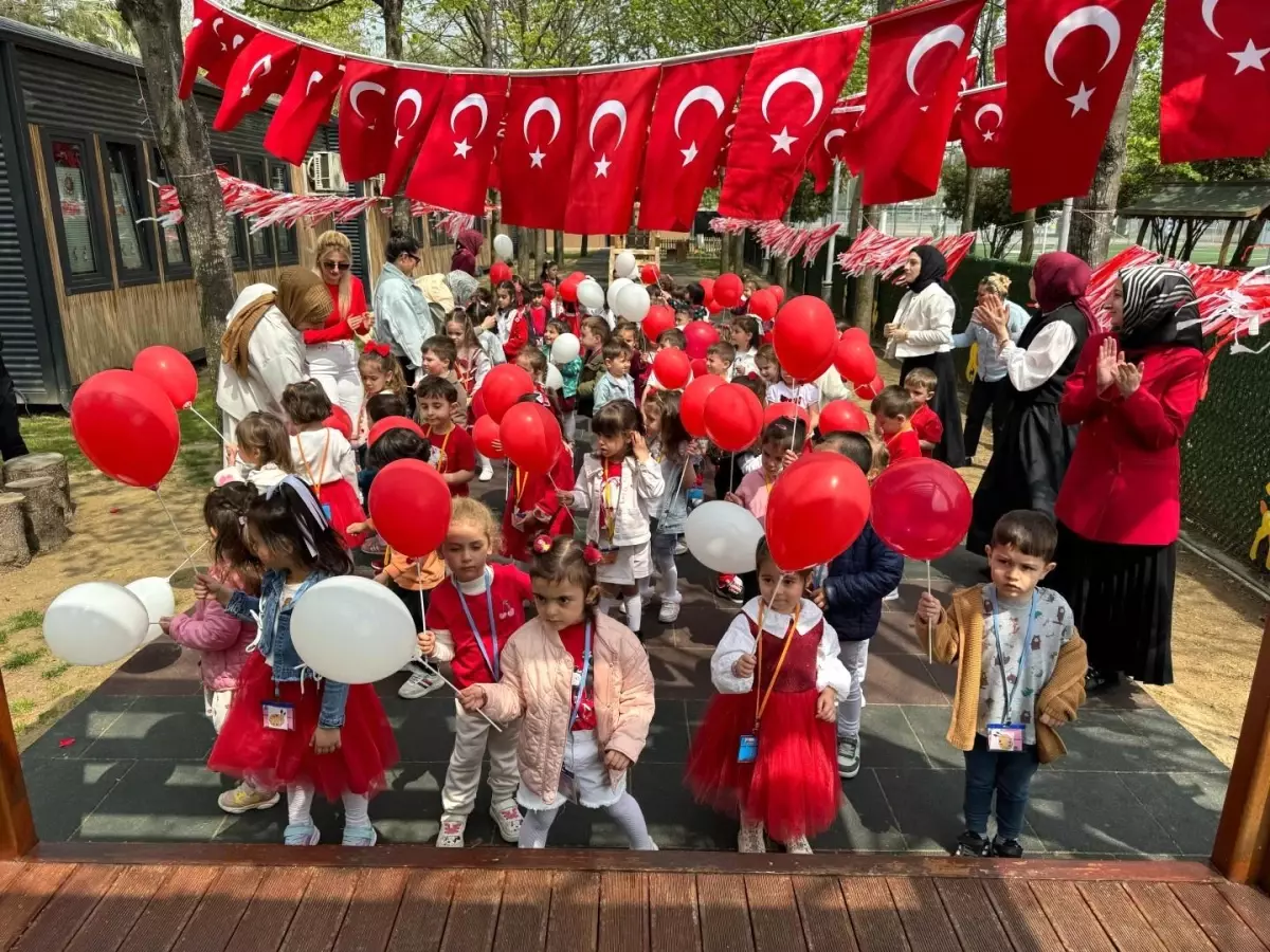 Kocaeli\'de 23 Nisan Coşkusu: Lokomotif Çocuk Köyü\'nde Renkli Kutlama