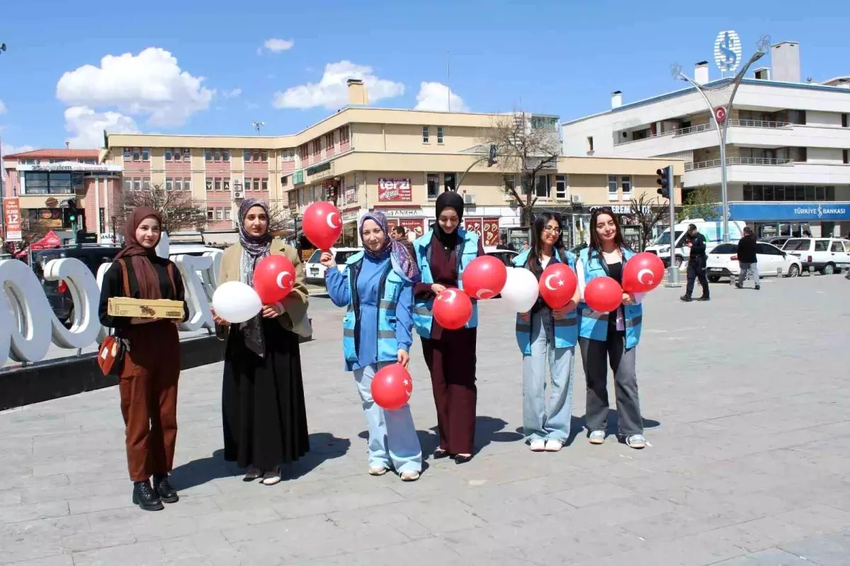 Erzincan\'da 23 Nisan Coşkusu