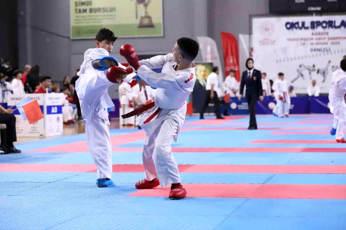 Denizli\'de Karate Şampiyonası Heyecanı