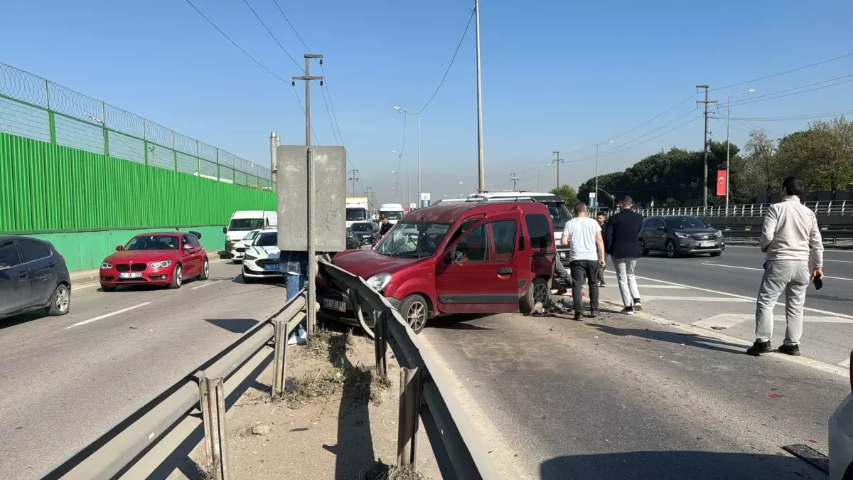 Gebze\'de Zincirleme Kaza: 3 Yaralı