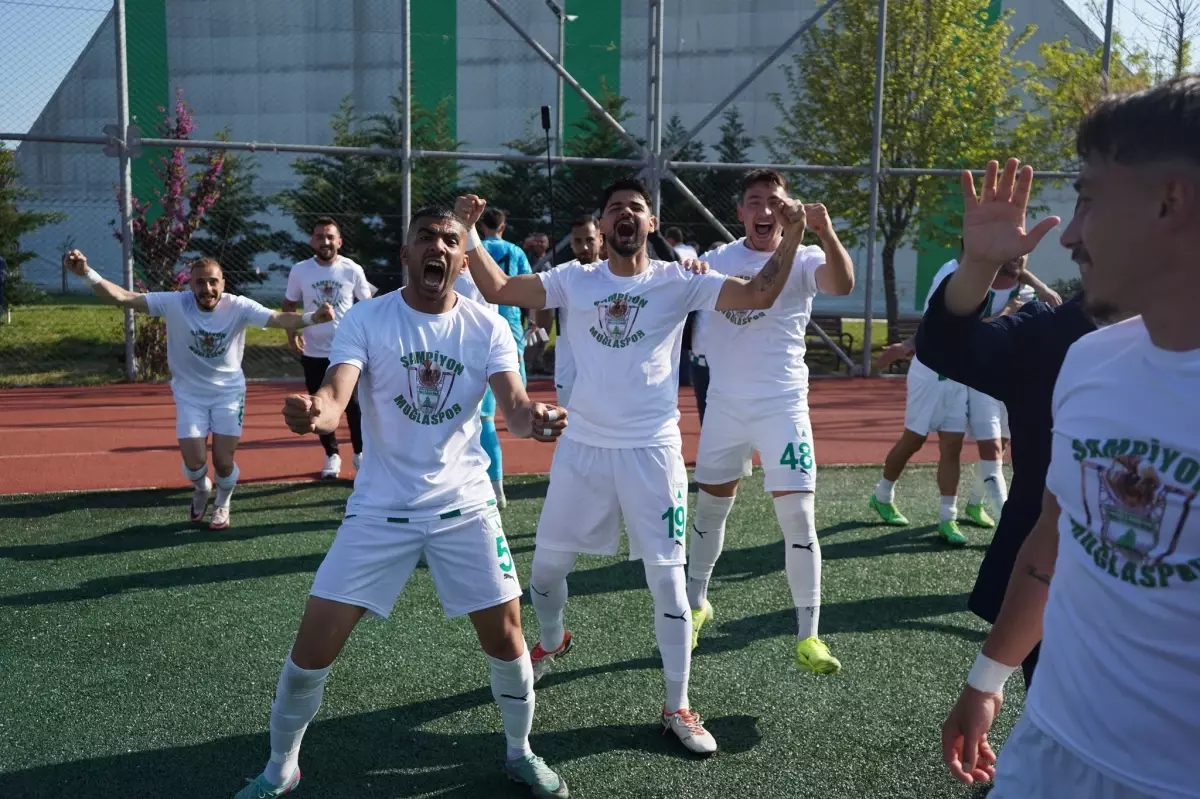 Muğlaspor 18 Yıl Sonra 2\'nci Lig\'e Yükseldi