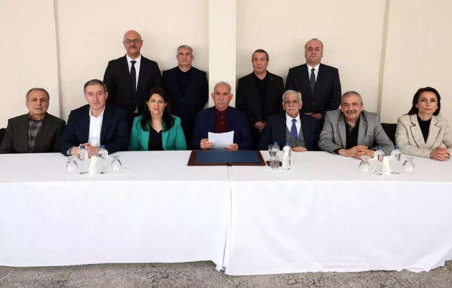 Öcalan'la görüşmenin ardından İmralı heyetinden açıklama