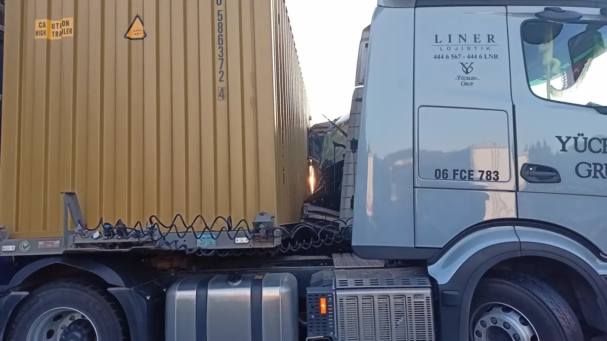 TEM Otoyolu\'nda Zincirleme Kaza: 1 Yaralı