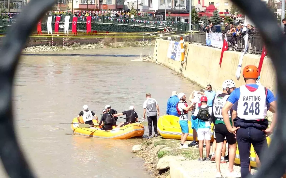 Bayburt\'ta Rafting Şampiyonası Coşkusu