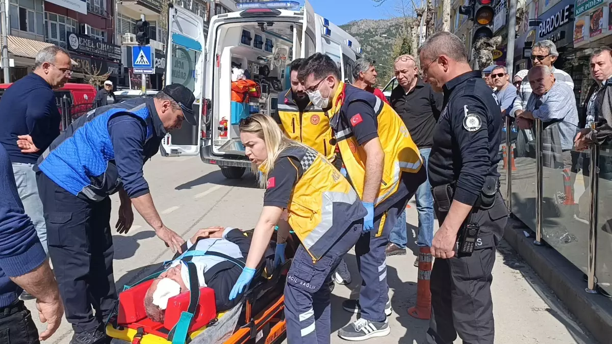 Amasya\'da Yaya Geçidi İhlali Kazaya Yol Açtı