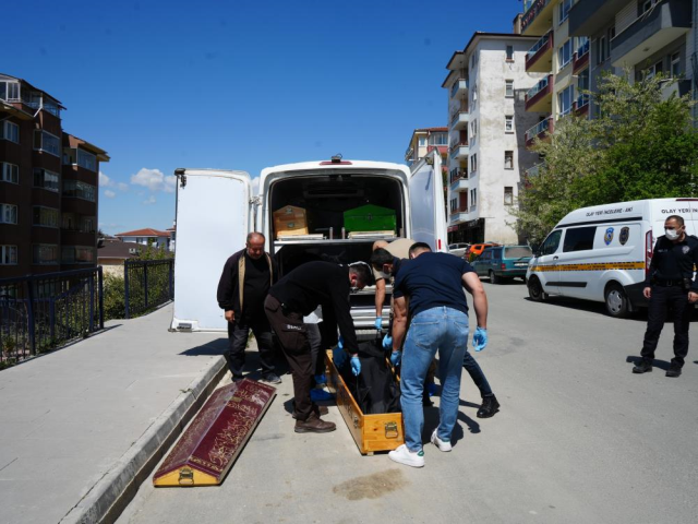 1,5 yaşındaki çocuk 10 gün annesinin cesediyle yaşamış 1,5 yaşındaki çocuk 10 gün annesinin cesediyle yaşamış