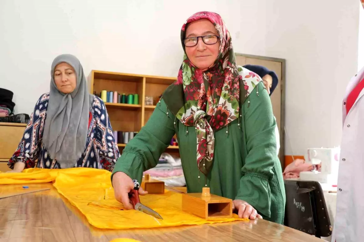Amasya\'da çocukların 23 Nisan kıyafeti köy yaşam merkezinden