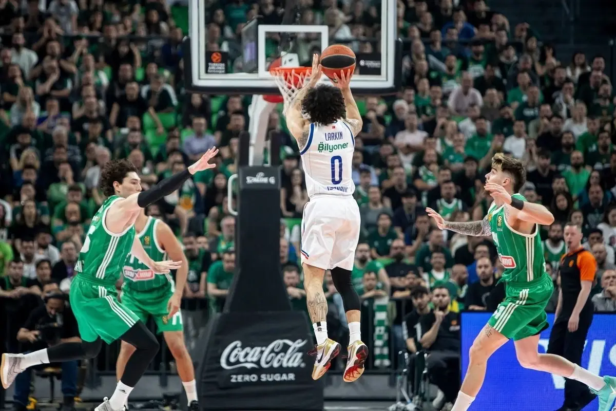 Panathinaikos, Anadolu Efes\'i Yenerek Öne Geçti