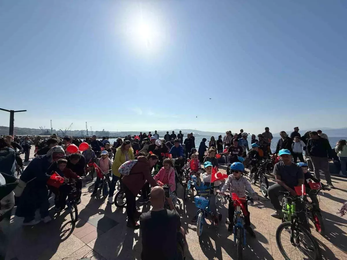 Gülen Çocuklar Bisiklet Turu Bandırma\'da