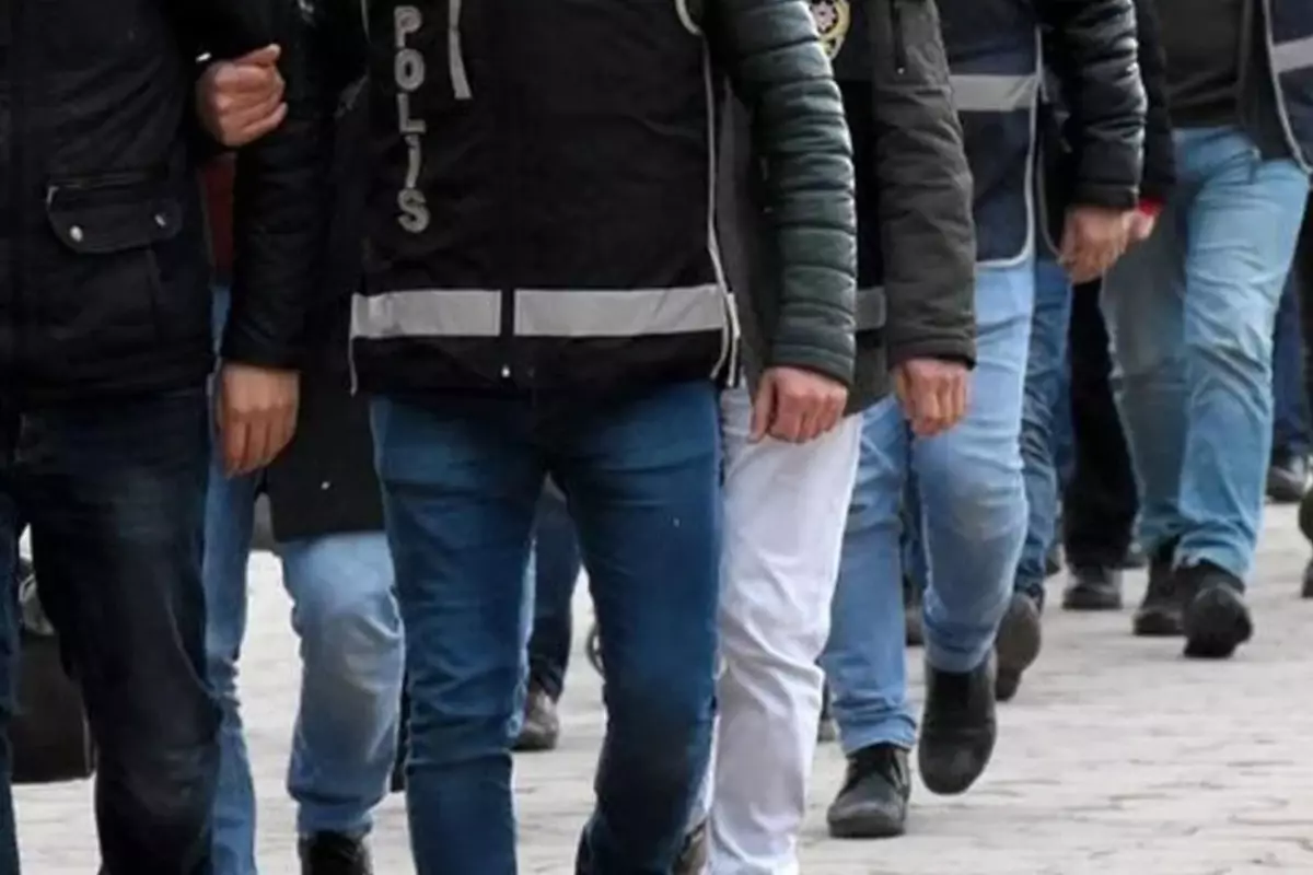 Manisa\'da suç örgütlerine yönelik operasyon: 11 gözaltı
