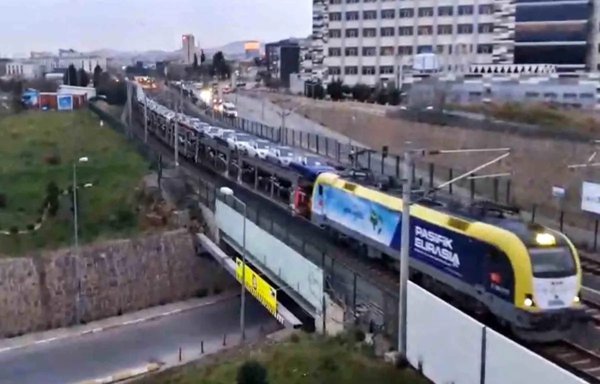 Marmaray Gece Yük Taşıyor