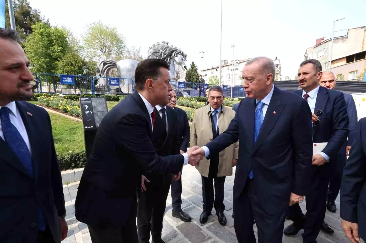 Milletvekili Hatipoğlu, 3\'üncü Uluslararası Yeditepe Bienali\'ne katıldı