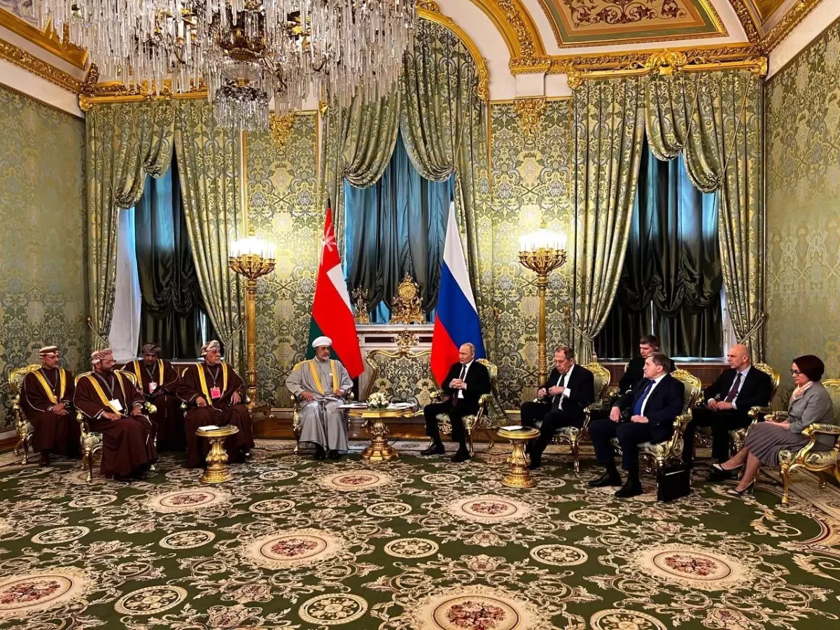 Putin ve Umman Sultanı Yüz Yüze Görüştü