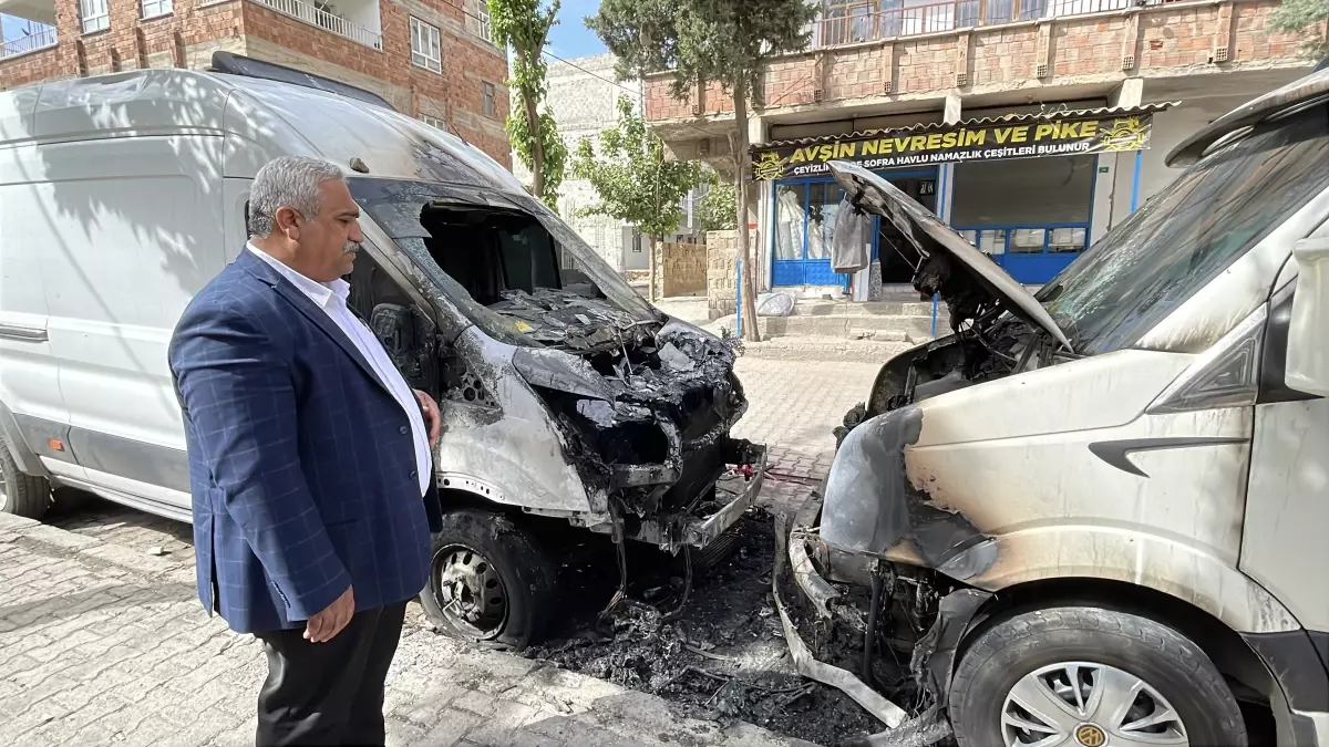 Şanlıurfa\'da 9 Araç Kundaklandı