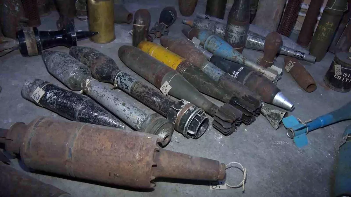 Sergilenecek yer bulunamayan tarihi eserler çürümeye terk edildi