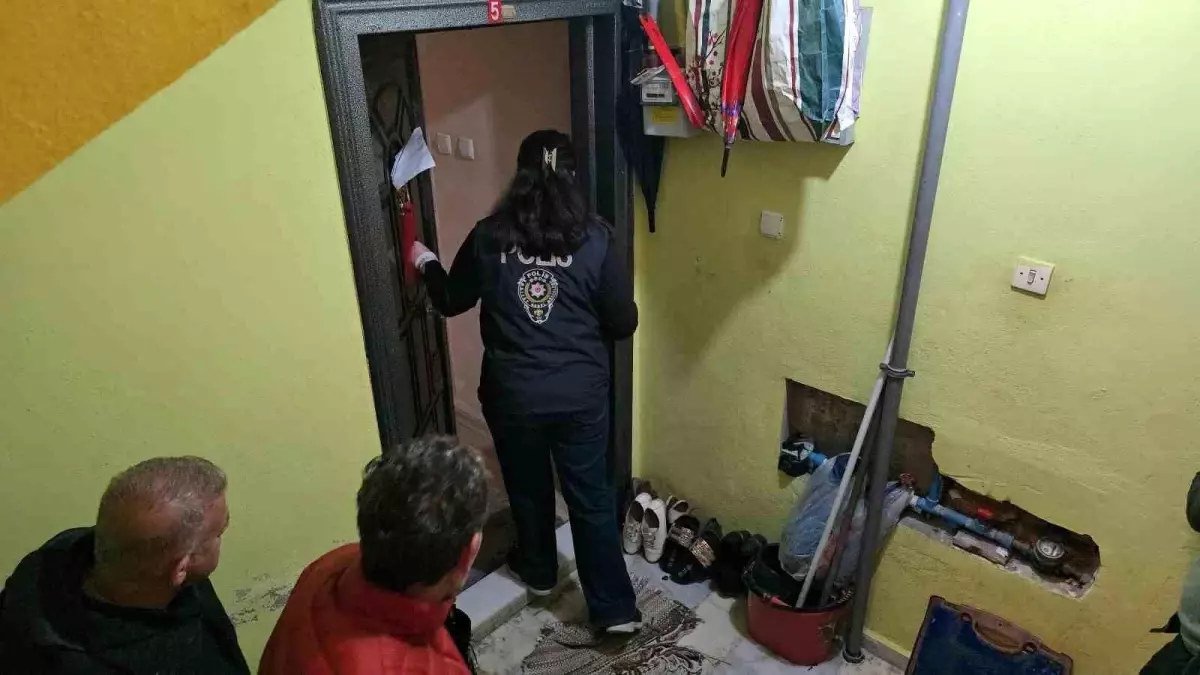 Ereğli\'de Tahliye Krizi: Çilingirle Kapı Açıldı