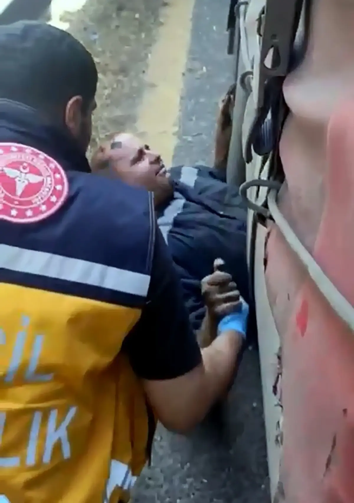 Adana\'da TIR\'ını Tamir Ederken Korku Yarattı