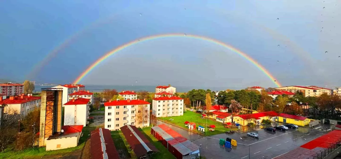 Tatvan\'da Gökkuşağı Güzelliği