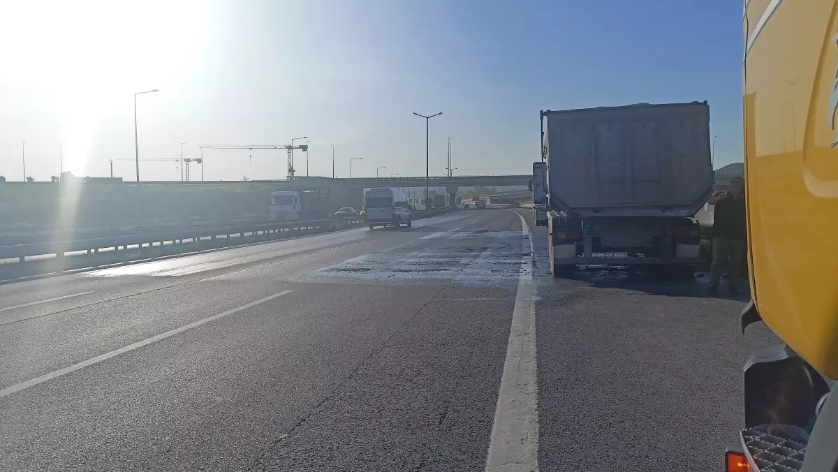 Kartepe\'de TIR Dorsesinde Yangın Çıktı