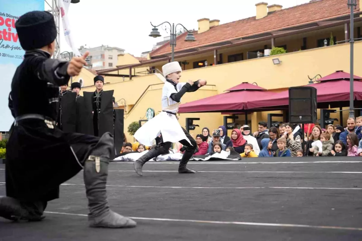 Türk Dünyası Çocuk Festivali Samsun\'da Coşkuyla Devam Ediyor