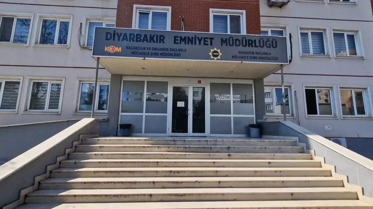 Diyarbakır\'da Silah Operasyonu