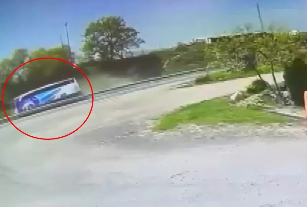 Otobüs Kazası Güvenlik Kamerasında