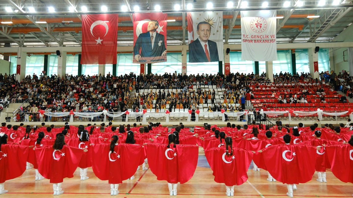 23 Nisan Ulusal Egemenlik Çocuk Bayramı Erzincan\'da Coşkuyla Kutlandı