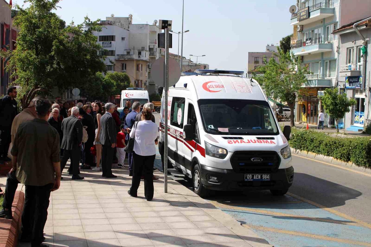 Törende Kalp Krizi Geçiren Genç Hastaneye Kaldırıldı