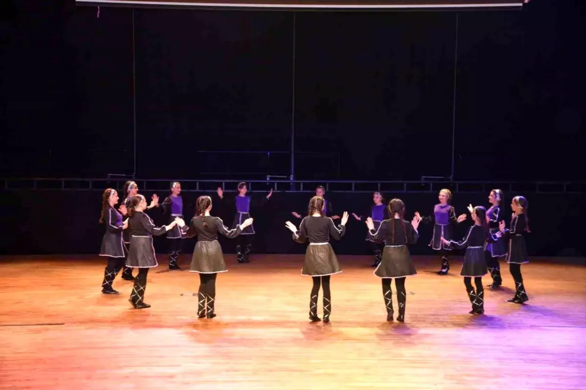 Atakum\'da 23 Nisan Coşkusu Renkli Etkinliklerle Kutlandı