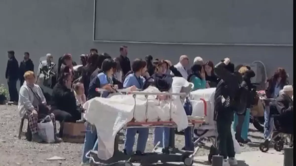 İstanbul\'da 6,2 Büyüklüğünde Deprem