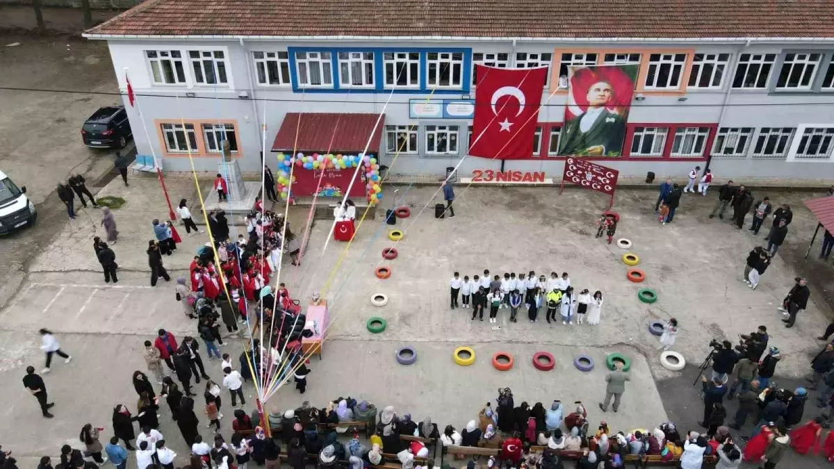 23 Nisan Coşkusu Kelikler Okulu\'nda