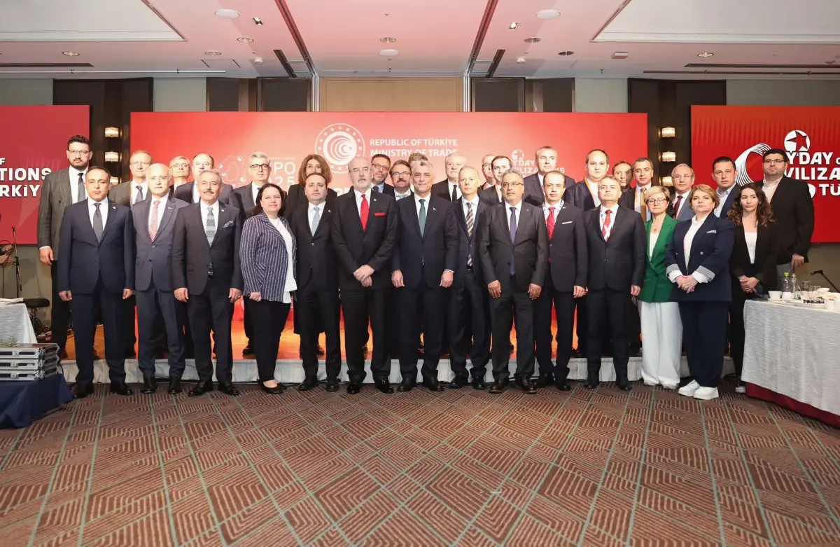 Bakan Bolat Osaka\'da Expo 2025\'i Tanıttı