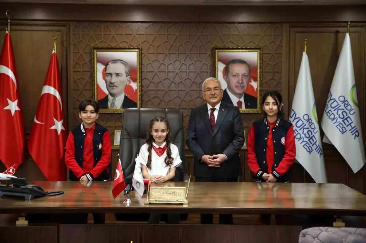 Ordu\'da 23 Nisan Coşkusu: Temsili Başkanlık Koltuğu Cemre Su Korkmaz\'a Devredildi