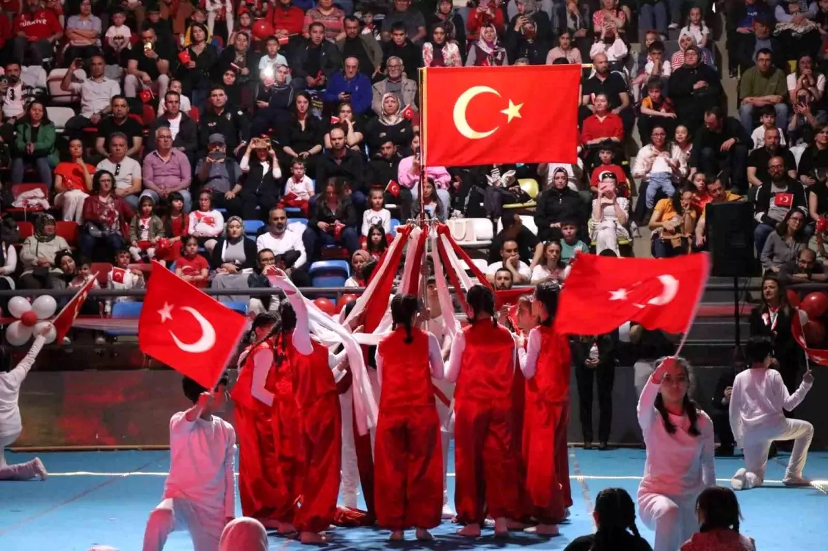 Bolu\'da 23 Nisan Coşkuyla Kutlandı