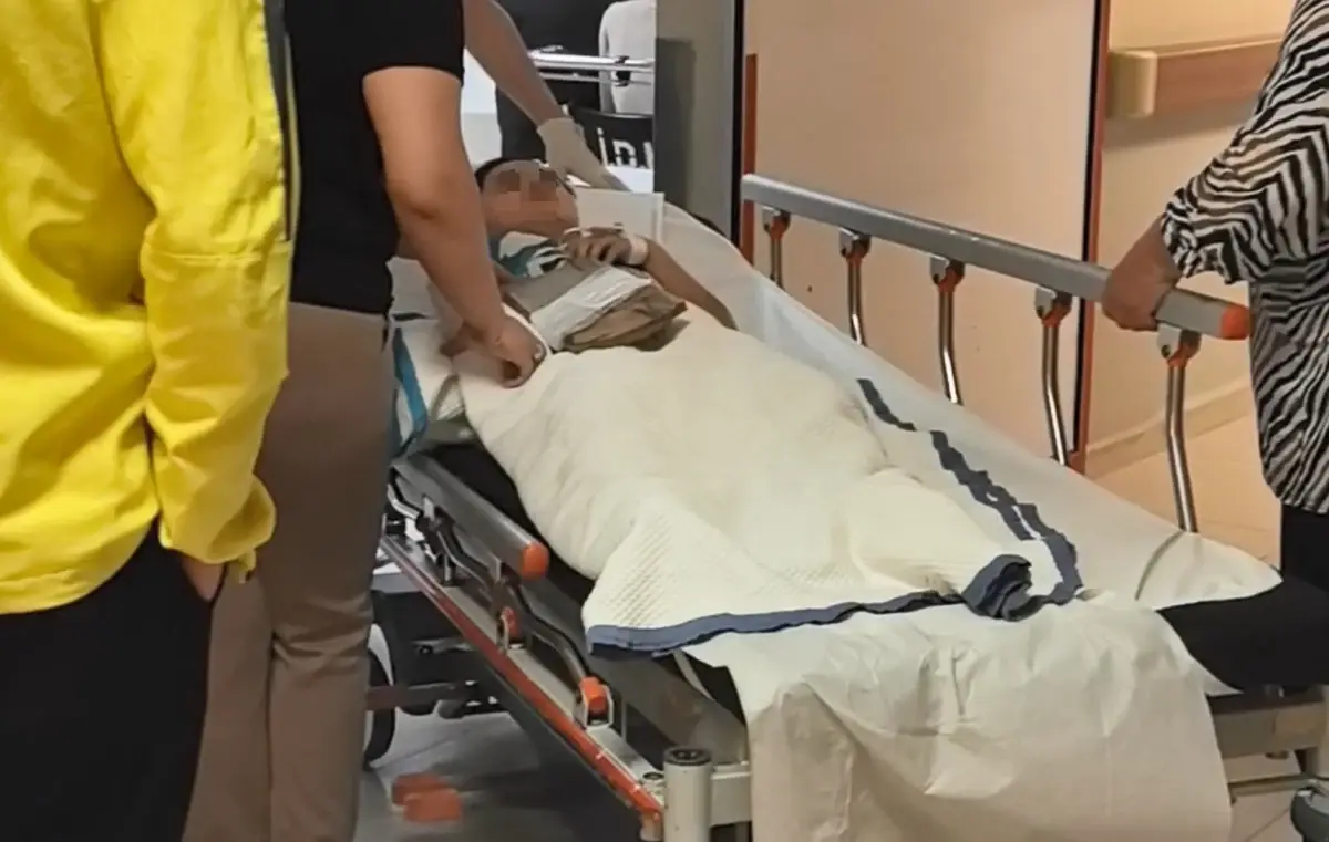 Futbol Oynarken Çivili Tahtaya Düştü