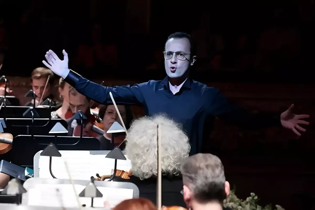 CSO Şefi Deliorman, tarihi Bolşoy Tiyatrosu\'nda konser yöneten ilk Türk şef oldu