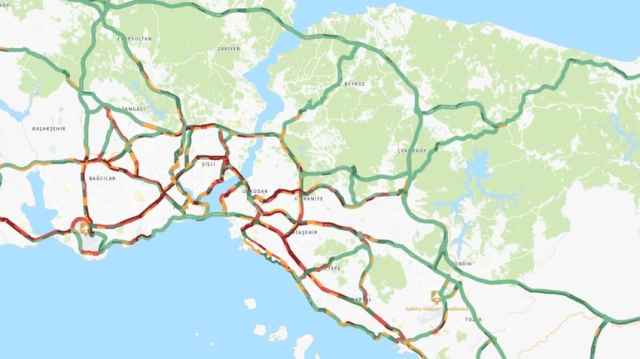 Deprem sonrası İstanbul Valiliği uyardı: Zorunlu olmadıkça aracınızla trafiğe çıkmayın