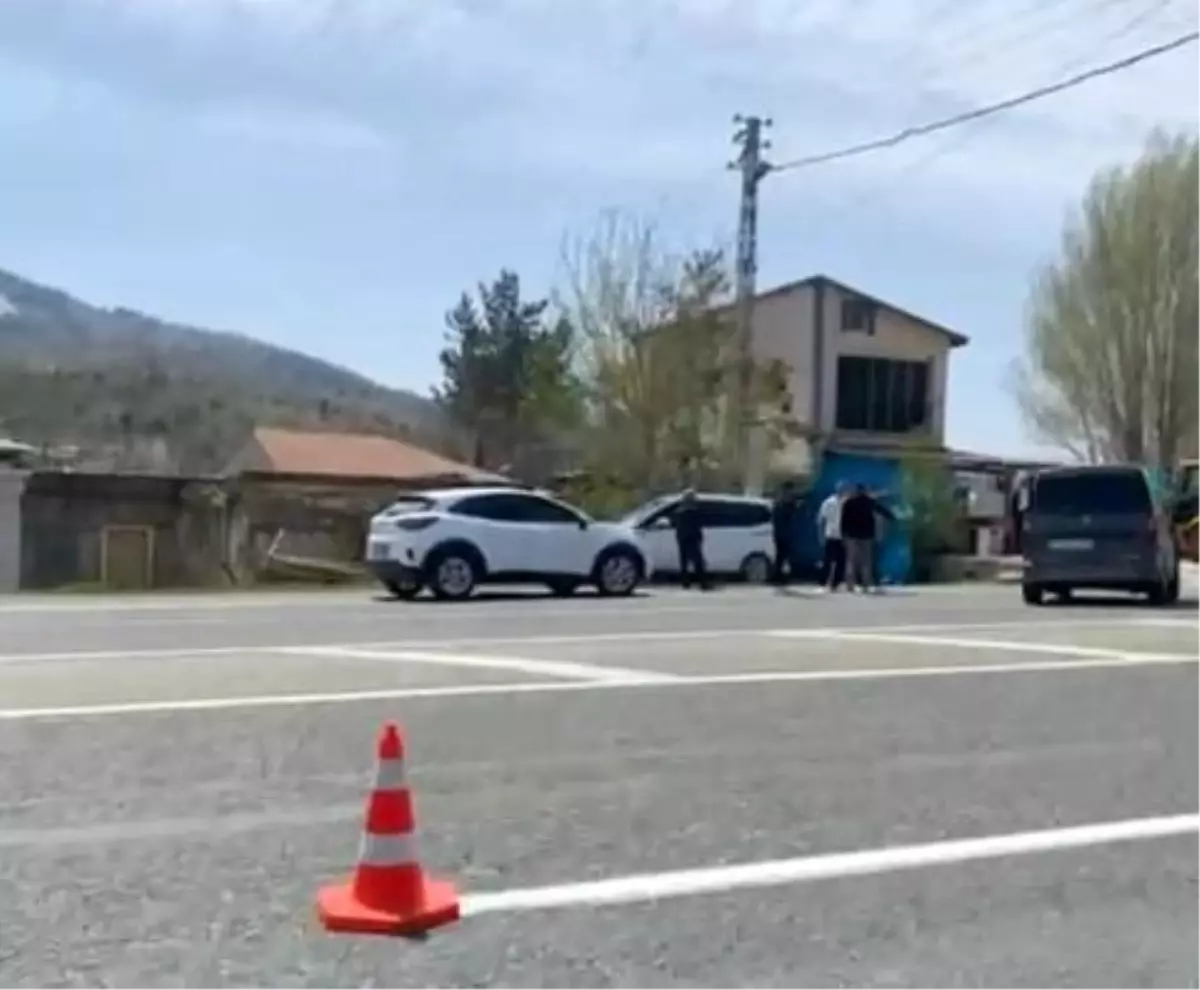 Elazığ\'da Trafik Kazası: 4 Yaralı